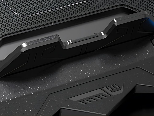 Nešiojamojo kompiuterio aušinimo padas buvo reguliuojamas su usb prievadu