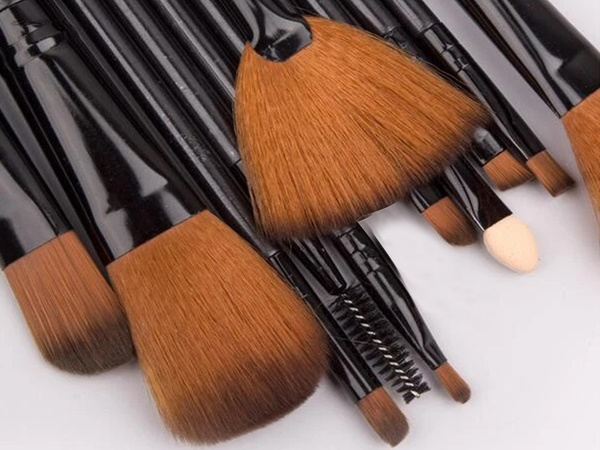 Sada profesionálnych štetcov na make-up 12 kusov