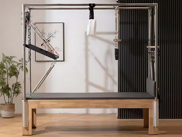 PILATES CVIČENIE POSTEĽ REFORMER FITNESS TRÉNINGOVÉ ZARIADENIE