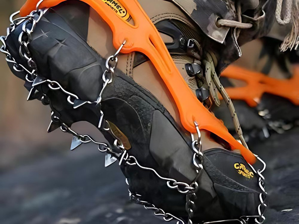 Crampones de senderismo para los zapatos en las montañas picos cadenas antideslizante 36-40