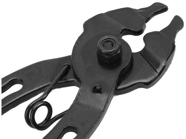 Pliers spanner to unbolt bicycle chain pinchers