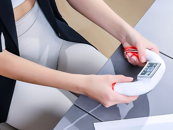 Ručný masážny prístroj ems elektrostimulátor pulzná terapia napätie bolesti stres
