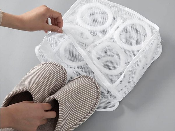 Pochette en filet pour le lavage des chaussures d'enfants avec fermeture à glissière spacieuse