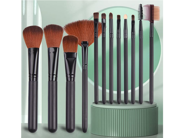 Set of professional make-up brushes 12 pieces
