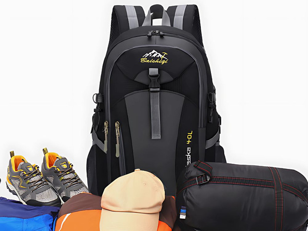 Batoh 40l black travel hiking trekking silný v horách odolný