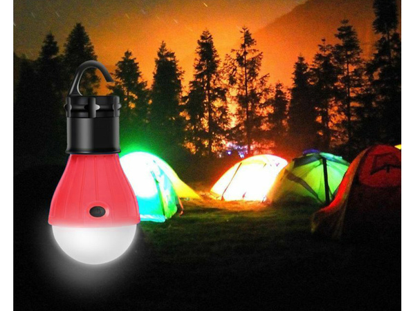 Turistické svetlo pre stan viedlo kempingovú žiarovku