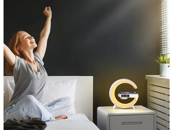Led svetlo rgb herná nabíjačka indukčný reproduktor budík rádio hodiny