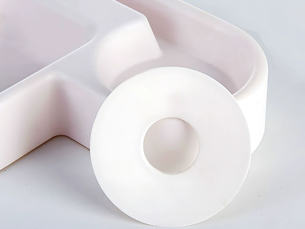 2in1 double food and water bowl with 500 ml reservoir for a dog cat