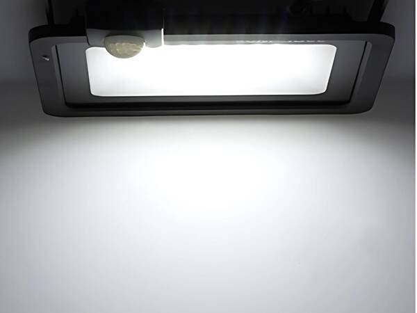 Halogen naświetlacz reflektor led 100w 6000k z czujnik ruchu zmierzchu ip66